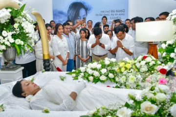 மாலினி பொன்சேகாவின் பூதவுடலுக்கு ஜனாதிபதி இறுதி அஞ்சலி