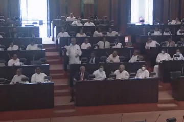 அரசியல் குரோதத்துக்கு மத்தியில் அனைத்து நாடாளுமன்ற உறுப்பினர்களையும் சிரிக்க வைத்த நிகழ்வுகள்!