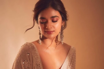 பிரபல நடிகருடன் மாலையும் கழுத்துமாய் நடிகை கீர்த்தி சுரேஷ்.. சூப்பர் ஜோடி என கூறும் ரசிகர்கள்