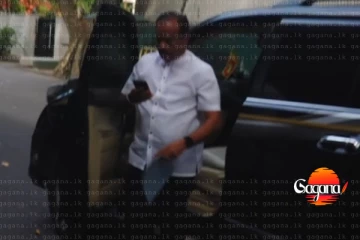 මීට සුළු මොහොතකට පෙර අජිත් රාජපක්ෂ අල්ලස් කොමිසමට