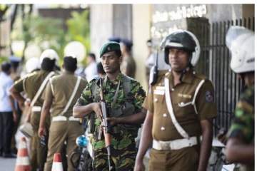 தனியாக வீதிகளில் செல்லும் பெண்களுக்கு பொலிசார் எச்சரிக்கை