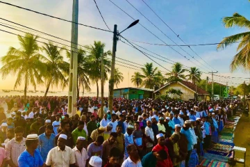 மாளிகைக்காடு, சாய்ந்தமருதில் மகிழ்ச்சியாக அதிகாலையில் இடம்பெற்ற பெருநாள் தொழுகை !