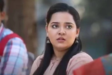 பள்ளியில் இன்னும் எத்தனை பேரை காதலிப்பீர்கள்- Trollகளுக்கு பாக்கியலட்சுமி சீரியல் இனியா கொடுத்த பதிலடி