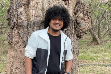 பாடகராக மாறிய குக் வித் கோமாளி புகழ்! மேடையில் எப்படி பாடுகிறார் பாருங்க