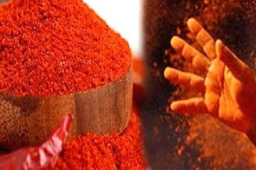 பெண்கள் முகத்தில் மிளகாய்த் தூள் வீசி கொள்ளை; சிக்கிய கும்பல்