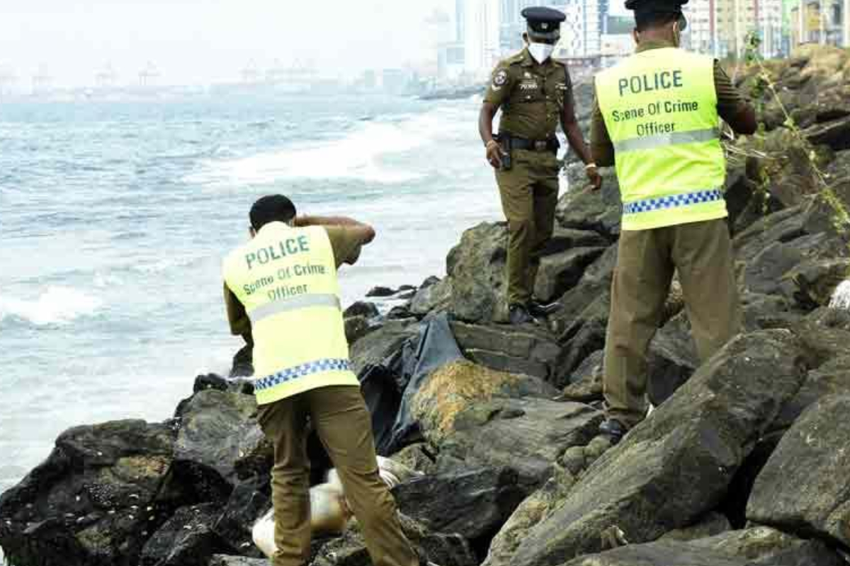 காலிமுகத்திடல் கடலில் நீராடச் சென்ற ஒருவர் மாயம் | Galle Face One Missing 2 Rescued After Swept காலிமுகத்திடல் கடலில் நீராடச் சென்ற ஒருவர் மாயம் | Galle Face One Missing 2 Rescued After Swept