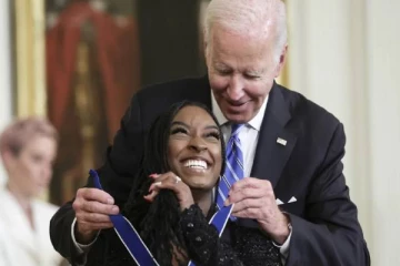 அமெரிக்காவில் சுதந்திரத்துக்கான ஜனாதிபதி விருதை பெற்ற வீராங்கனை!