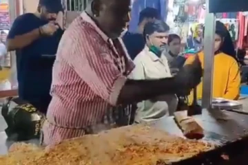 மின்னல் வேகத்தில் தயாராகும் தோசை! ரோபோவையும் மிஞ்சிய மாஸ்டர்... மில்லியன் பேரை மிரள வைத்த காட்சி