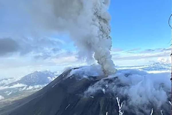 600 ஆண்டுகளுக்குப் பின் வெடித்த ரஷ்ய எரிமலை | Russian Volcano Erupts After 600 Years