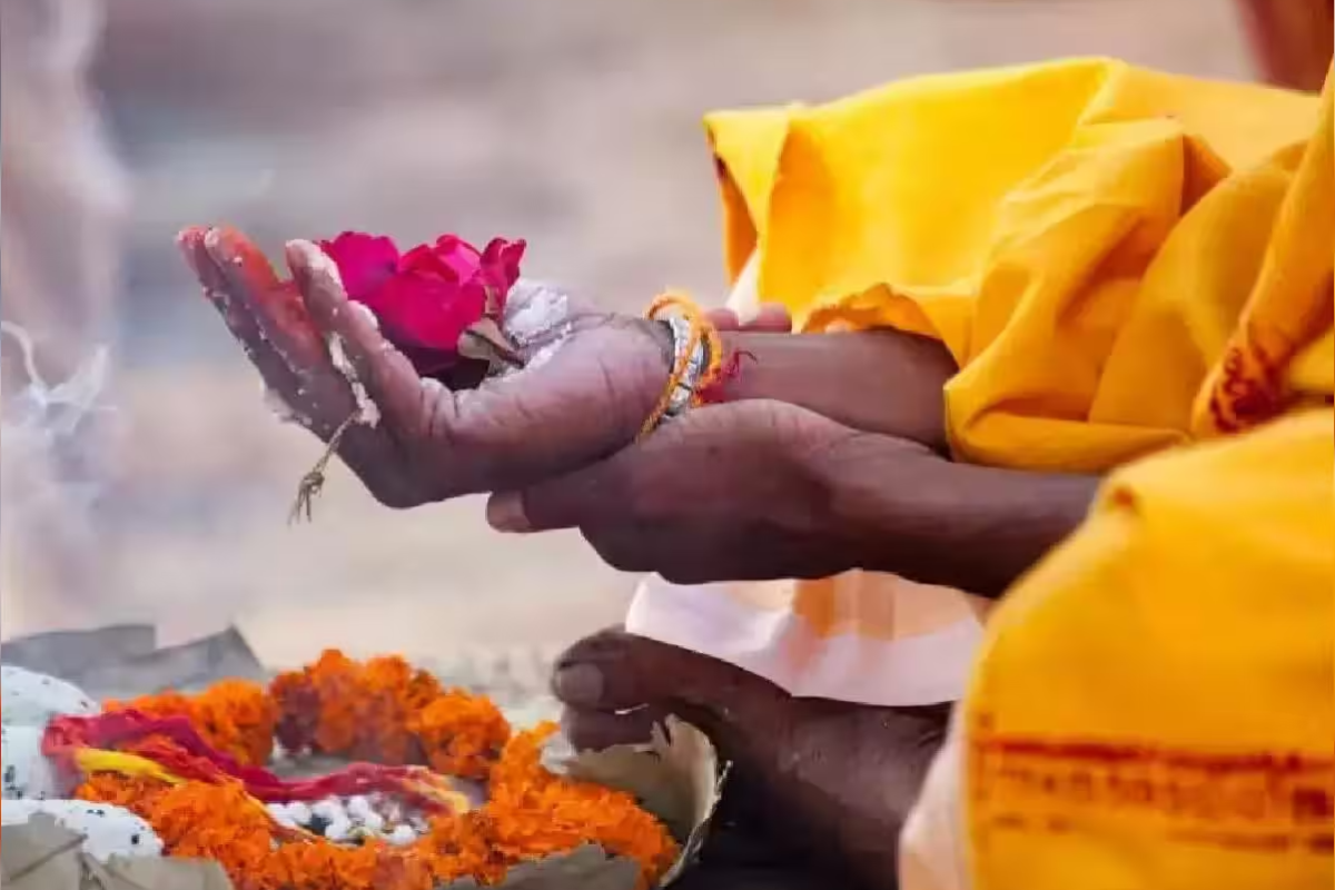 மகாளய பட்சத்தில் 15 நாட்களும் தர்ப்பணம் கொடுப்பது ஏன்? கடைபிடிக்க வேண்டிய 8 விதிகள் | Purattasi Mahalaya Paksham 15 Days Worship மகாளய பட்சத்தில் 15 நாட்களும் தர்ப்பணம் கொடுப்பது ஏன்? கடைபிடிக்க வேண்டிய 8 விதிகள் | Purattasi Mahalaya Paksham 15 Days Worship