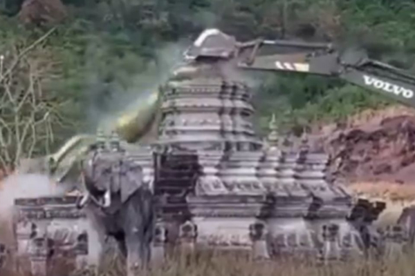 இடிக்கப்பட்ட விஷ்ணு சிலை! வலுக்கும் தாய்லாந்து - கம்போடியா எல்லை பிரச்னை | Escalating Thailand Cambodia Border Dispute