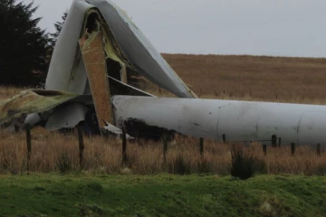 பிரித்தானியாவில் புயலால் திடீரென முறிந்து விழுந்த காற்றாலை: உயிர் தப்பிய மக்கள்