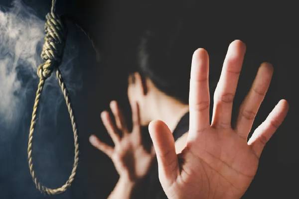 பாலியல் தொல்லைக்கு பயந்து சிறுமி தற்கொலை முயற்சி | Girl Attempts Suicide Due Fear Sexual Harassment பாலியல் தொல்லைக்கு பயந்து சிறுமி தற்கொலை முயற்சி | Girl Attempts Suicide Due Fear Sexual Harassment
