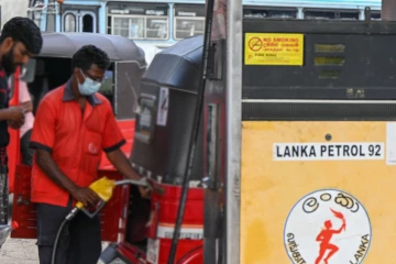 எரிபொருள் வழங்கும் முறையில் நாளை முதல் மாற்றம்