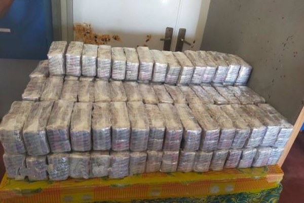 மன்னாரில் காட்டுப்பகுதியில் இருந்து மீட்கப்பட்ட மர்மபொருள்! | Narcotics Recovered Army Intelligence In Mannar