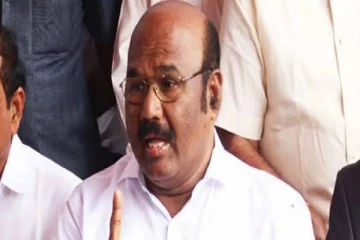 அரசியலை விட்டே போயிடுறேன்: முன்னாள் அமைச்சர் ஜெயக்குமார்