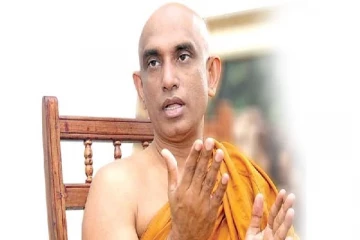 குடும்ப சாப்பாட்டு மேசையில் எடுக்கப்பட்ட முடிவுகளால் சீரழிகிறது நாடு - தேரர் கொந்தளிப்பு