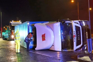 பிரித்தானியாவை பயங்கரமாக தாக்கிவரும் Arwen புயல்: 2 பேர் மரணம்