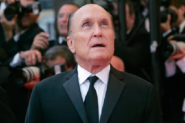 ஹாலிவுட் மூத்த நடிகர் ரொபர்ட் டால் காலமானார் | Veteran Hollywood Actor Robert Dahl Passes Away