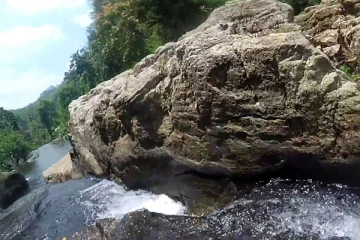 நீர் வீழ்ச்சியில் காணாமல்போன மூவரில் 16 வயது சிறுமி சடலமாக மீட்பு