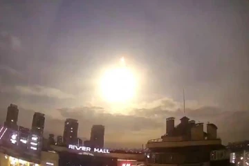 உக்ரைன் வான்வெளியில் வெடித்துச் சிதறிய நெருப்பு கோளம்: நாசா மறுப்பால் வெடித்த சர்ச்சை