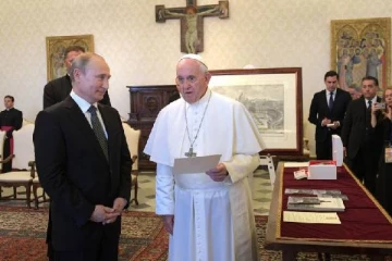 விளாடிமிர் புடினுக்கு மீண்டும் கோரிக்கை வைத்த போப் பிரான்சிஸ்