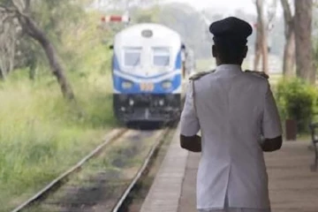 நள்ளிரவு முதல் ரயில் சேவைகள் ஸ்தம்பிக்குமா...!