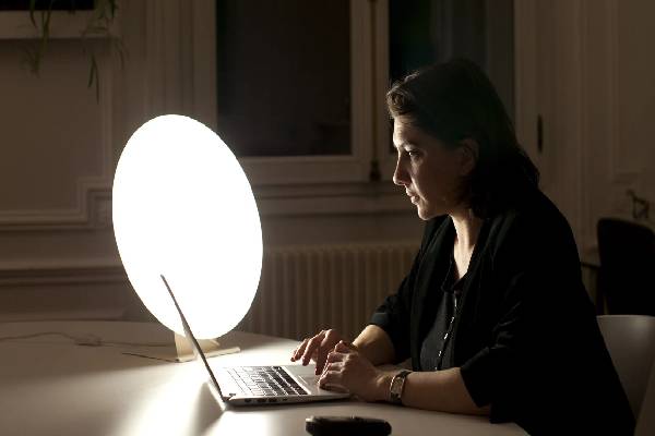Seasonal Affective Disorder: பருவகால மனச்சோர்வு ஒரு நோயா! அறிகுறிகள் எப்படியிருக்கும்? | Seasonal Affective Disorder Symptoms In Tamil