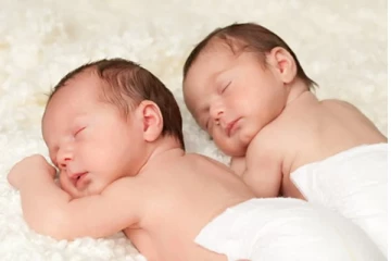 ஒரே நேரத்தில் பிறந்த இரட்டைக் குழந்தைகளுக்கு வெவ்வேறு தந்தை! லட்சங்களில் ஒருமுறை நடக்கும் அதிசயம்