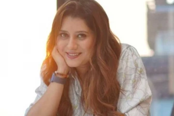 சூப்பர் சிங்கர் ஜூனியரில் விஜே பிரியங்கா இல்லையா!! இது தான் காரணமாம்..