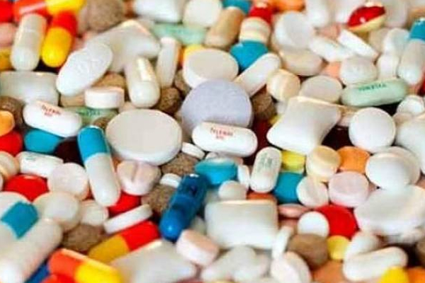 இலங்கையில் பாடசாலை ஒன்றின் சிற்றுண்டிச்சாலையில் மாணவர்களுக்கு காத்திருந்த அதிர்ச்சி! | Students Addictive Pills A School Canteen Gampaha