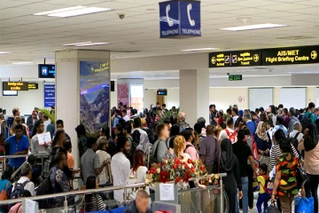 வெளிநாட்டுக்கு படையெடுக்கும் இலங்கையர்கள்: வெளிநாட்டு வேலைவாய்ப்பு பணியகம்  (Video)