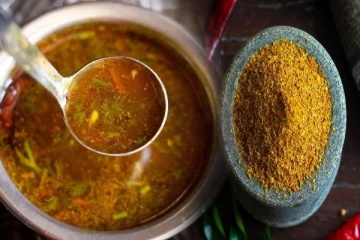 காரசாரமான ரசம் குடிக்க வேண்டுமா? வீட்டிலேயே ரசப்பொடி இப்படி செய்ங்க
