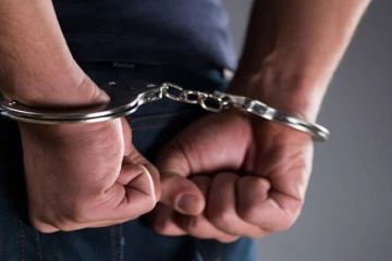 சிகரெட்டுகளுடன் சீன பிரஜை ஒருவர் கைது