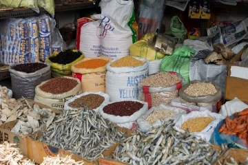 අත්‍යාවශ්‍ය ආහාර ද්‍රව්‍ය සඳහා මිල පාලනයක් හඳුන්වා දීමට නියමිතයි...