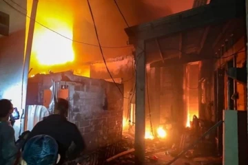 இந்தோனேஷியா தீ விபத்து! குழந்தைகள் உட்பட 17 பேர் மரணம்