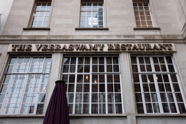 பிரித்தானியாவின் பழமையான இந்திய உணவகம்: கொந்தளிப்பை ஏற்படுத்தியுள்ள செய்தி | Uk Oldest Indian Restaurant To Be Close பிரித்தானியாவின் பழமையான இந்திய உணவகம்: கொந்தளிப்பை ஏற்படுத்தியுள்ள செய்தி | Uk Oldest Indian Restaurant To Be Close