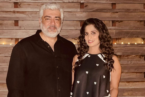 வெளிநாட்டில் அஜித்.. ஷாலினி எடுத்த போட்டோவா இது? Viral | Ajith Photo Released By Shalini வெளிநாட்டில் அஜித்.. ஷாலினி எடுத்த போட்டோவா இது? Viral | Ajith Photo Released By Shalini