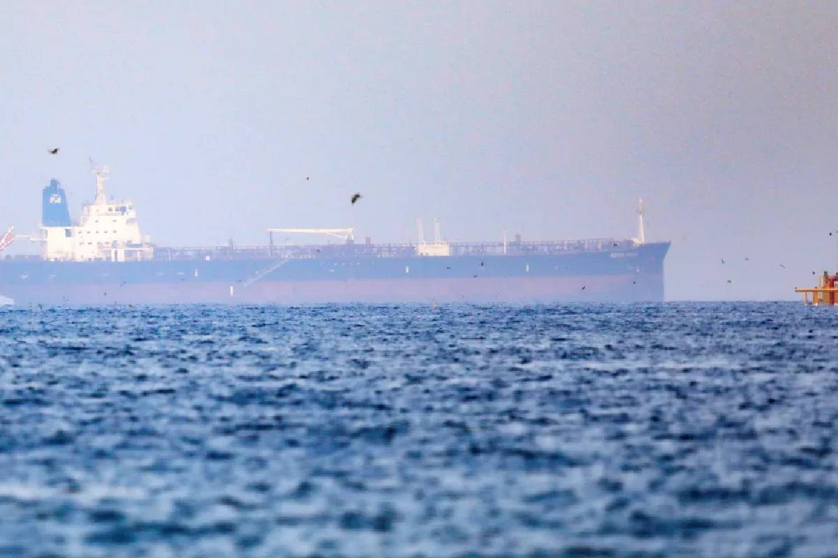 கருங்கடலில் ரஷ்ய எண்ணெய் கப்பல் மீது ட்ரோன் தாக்குதல்: துருக்கி அருகே சம்பவம் | Russian Oil Tanker Hit By Drone