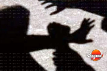 දරුවෝ දෙන්නා පාසලට ඇරලවා එන මඟ දේශපාලන ලොක්කෙකුට තියුණු ප්‍රහාරයක් - රෝහලේ