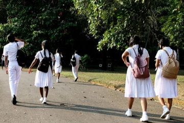 தமிழ் பாடசாலைகளுக்கு இன்று விடுமுறை இல்லை