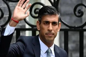 இனவெறி பிரச்சினை தொடர்பில் பிரித்தானிய பிரதமர் வெளியிட்ட அதிர்ச்சி தகவல்!