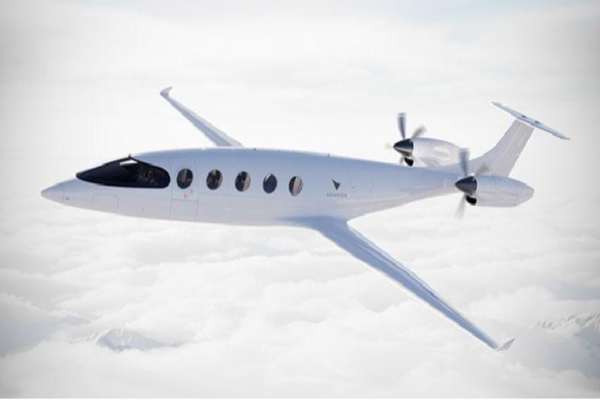 முழுமையாக மின்சாரத்தில் இயங்கும் விமானம் பறக்கத் தயார் நிலையில்! - ஐபிசி தமிழ்