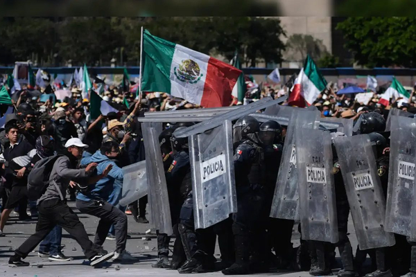 வெளிநாடொன்றில் அரசிற்கு எதிராக வெடித்த gen z போராட்டம் - நூற்றுக்கணக்கானோர் காயம் | Protest By Generation Z Against The Govt In Mexico வெளிநாடொன்றில் அரசிற்கு எதிராக வெடித்த gen z போராட்டம் - நூற்றுக்கணக்கானோர் காயம் | Protest By Generation Z Against The Govt In Mexico