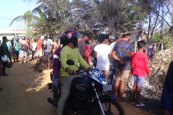 வாகனத் தரிப்பிடமொன்றில் ஏற்பட்ட தீ பரவல் - 40 வாகனங்கள் முற்றாக நாசம்! (படங்கள்) | Accident Police Investigating Srilanka