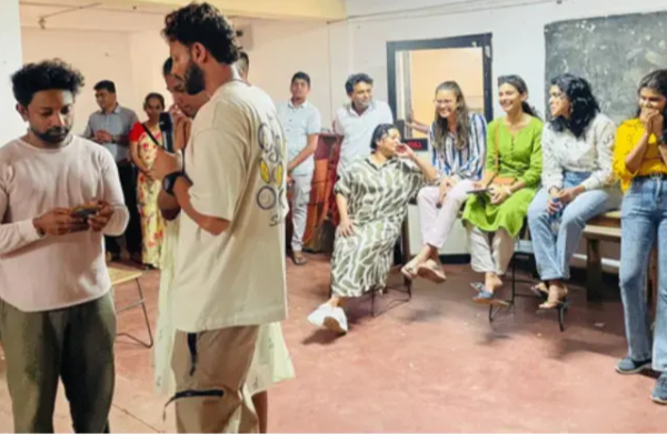 டிட்வா புயலின் தாக்கம்.. இளம் கலைஞர்களின் நெகிழ்ச்சி செயல்! | Ditwah Cyclone In Sri Lanka Kotmale Artists டிட்வா புயலின் தாக்கம்.. இளம் கலைஞர்களின் நெகிழ்ச்சி செயல்! | Ditwah Cyclone In Sri Lanka Kotmale Artists