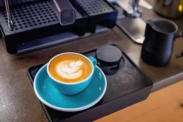 நாளொன்றிற்கு மூன்று கப் காபி குடிப்பதால் நீண்ட நாள் வாழலாம்: ஆனால்...