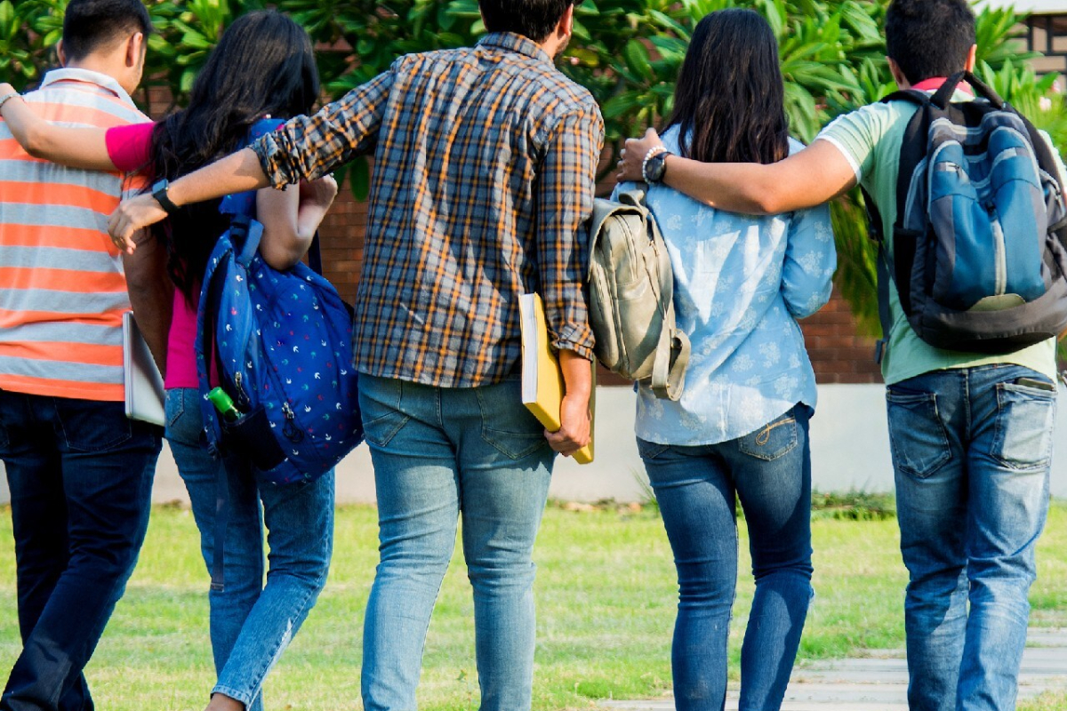 காதலியை சந்திக்க போலி அடையாள அட்டையுடன் பல்லைக்கழத்துள் நுழைந்த காதலன்; சிக்கியது எப்படி! | University Of Moratuwa Fake Id Card Boy Meet Girl