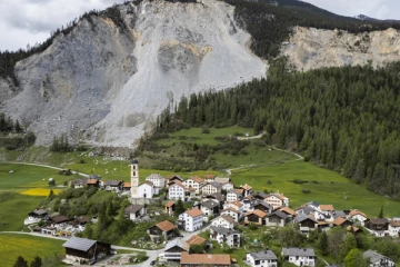 සුන්දර ස්විට්සර්ලන්තයටත් ස්වභාධර්මය වින කරයි? - ප්‍රාන්තයකට අවදානම් තත්වයක්. (VIDEO)