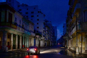 கியூபா முழுவதும் மின்தடை; இலட்சக்கணக்கான மக்கள் அவதி !